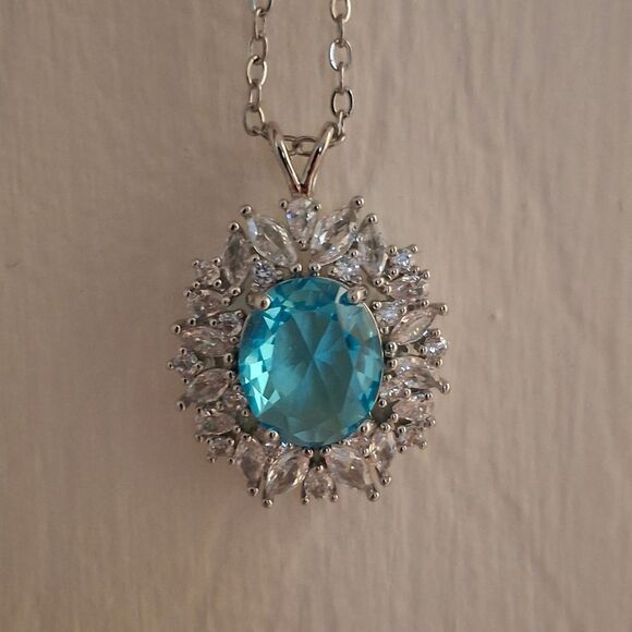 Blue Diamond Topaz Pendant with Necklace - Picture 3 of 9